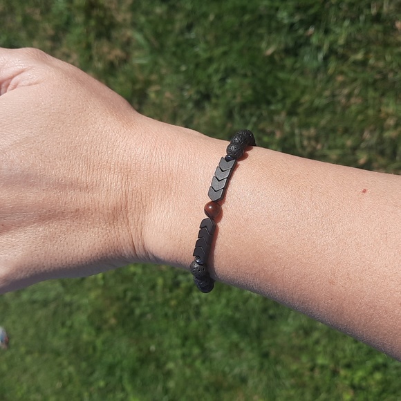 Red tiger eye arrow 6mm Bracelet - Picture 5 of 5